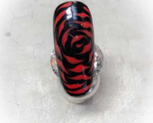Nail art rose
